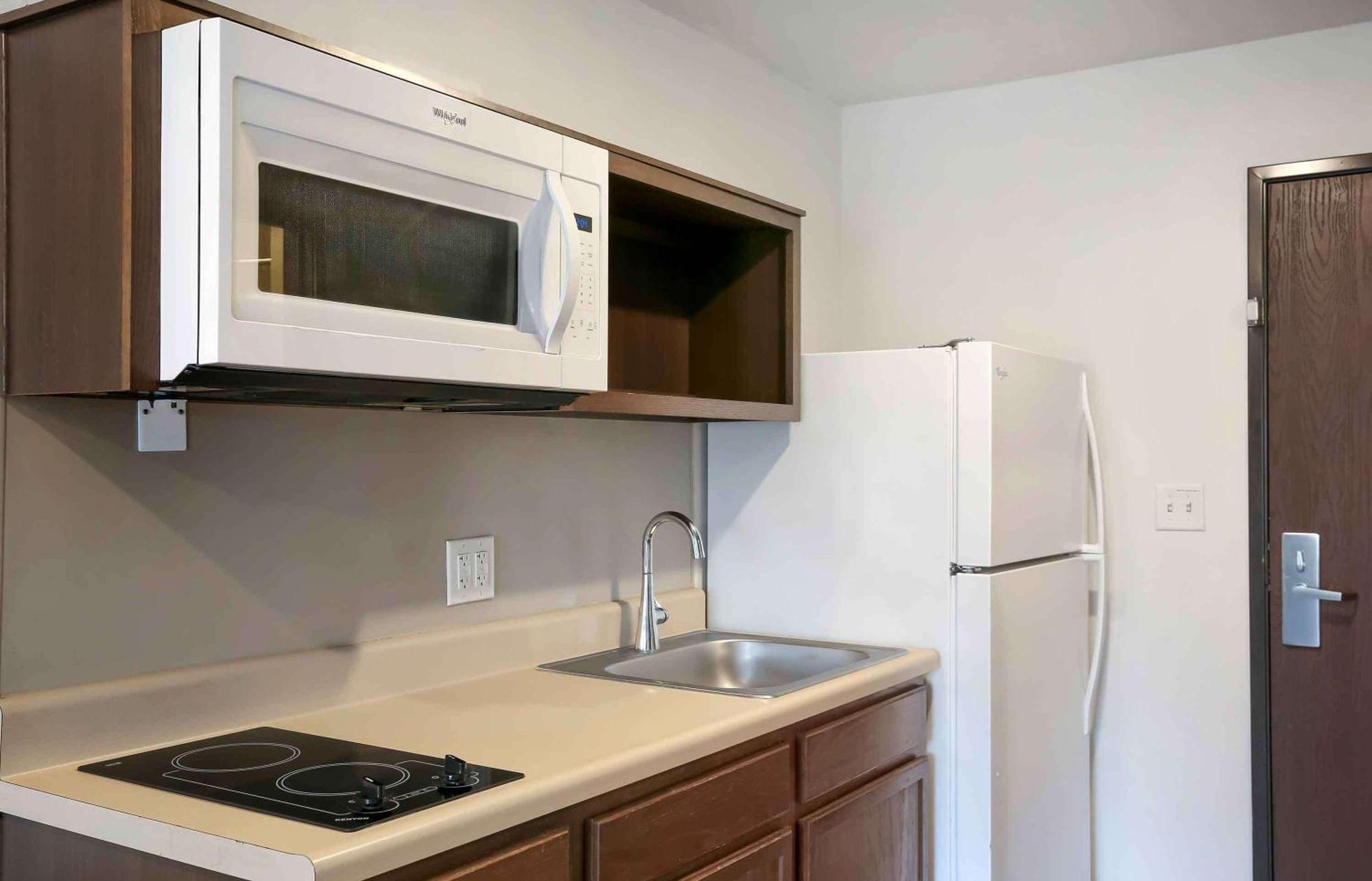 Extended Stay America Select Suites - Tampa - Brandon - East Heartland Экстерьер фото