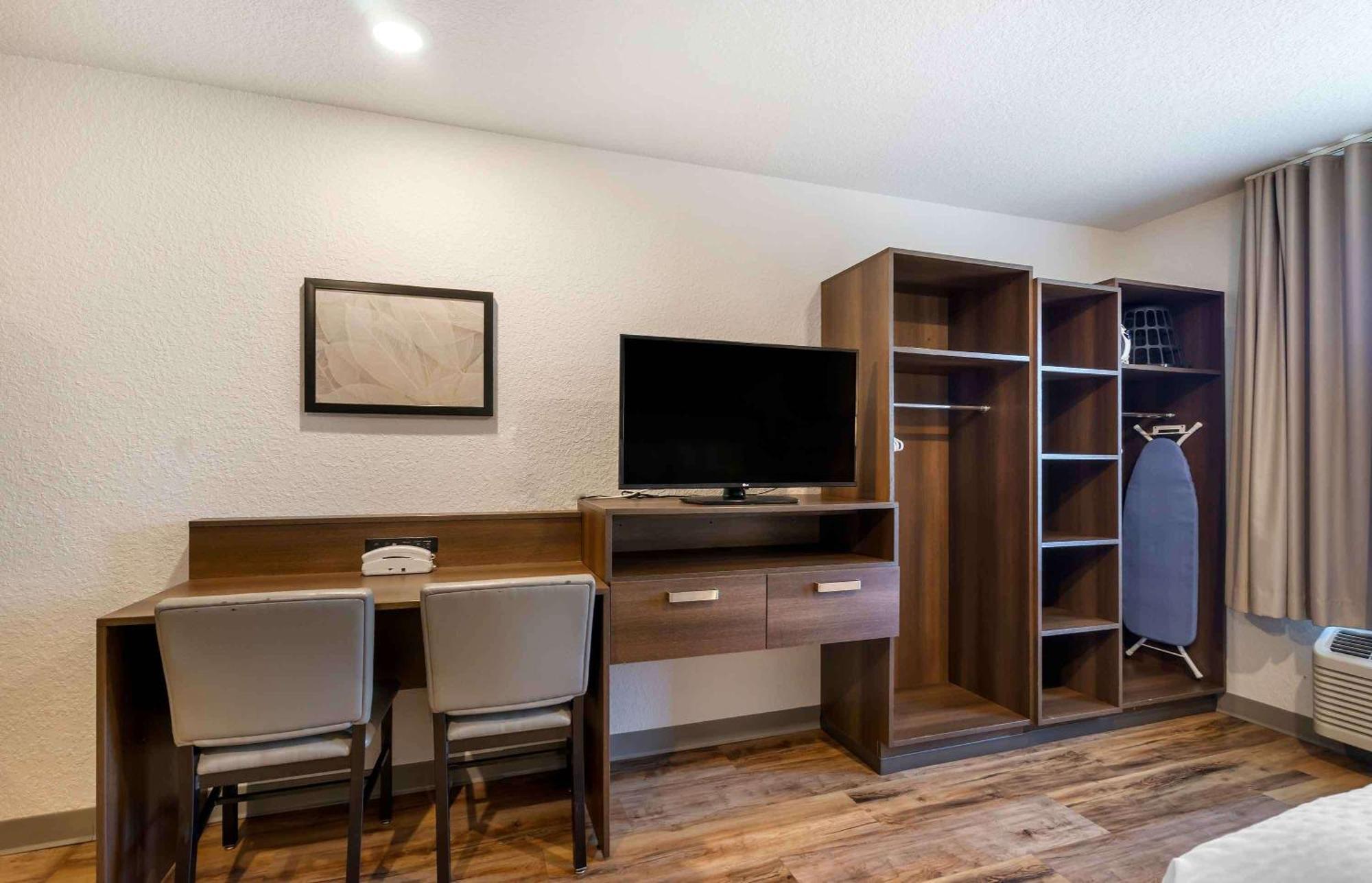 Extended Stay America Select Suites - Tampa - Brandon - East Heartland Экстерьер фото